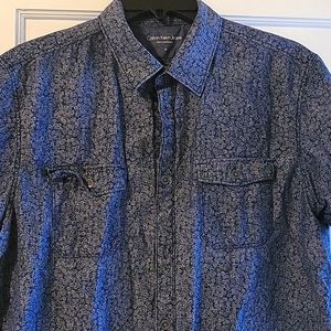 Medium Calvin Klein short-sleeve button-up